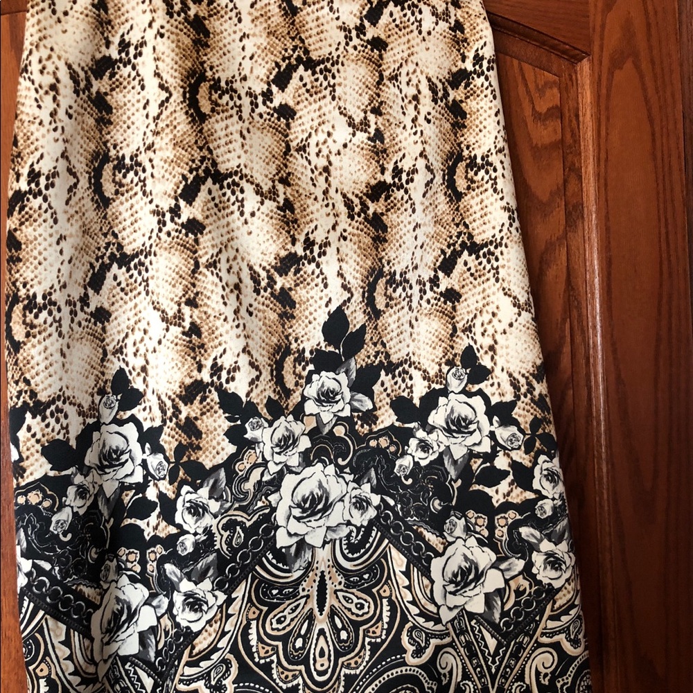 White House Black Market Gorgeous Pencil Skirt